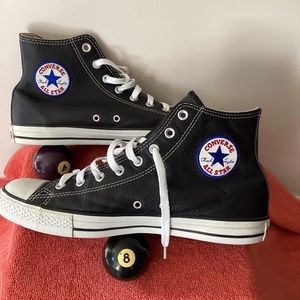 Classic Converse ( chuck) leather black Men’s size 11 shoes